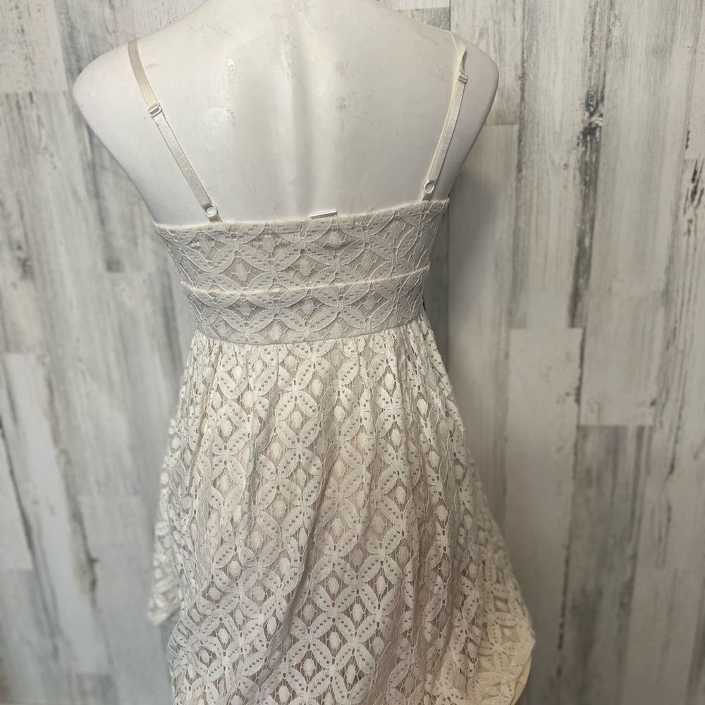 Dress   - Picture 3 of 4